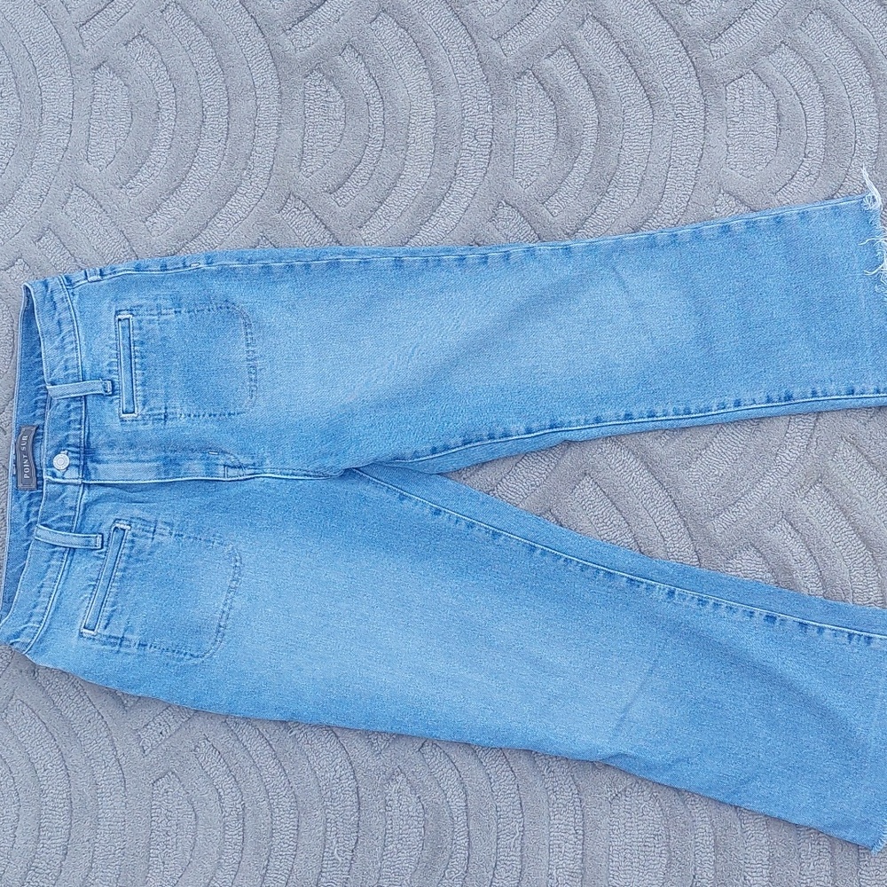 High Rise Cropped Jeans